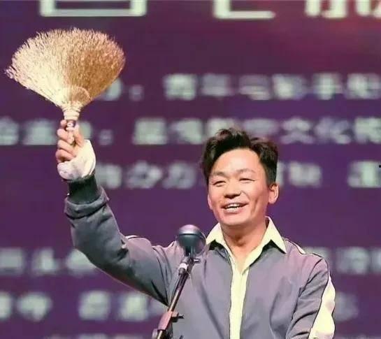 网上爆料明星吃瓜是真的吗,揭秘娱乐圈幕后故事