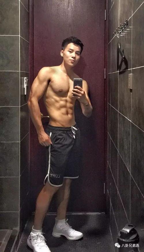 明星网红帅哥腹肌照片,揭秘明星网红帅哥的健身秘诀