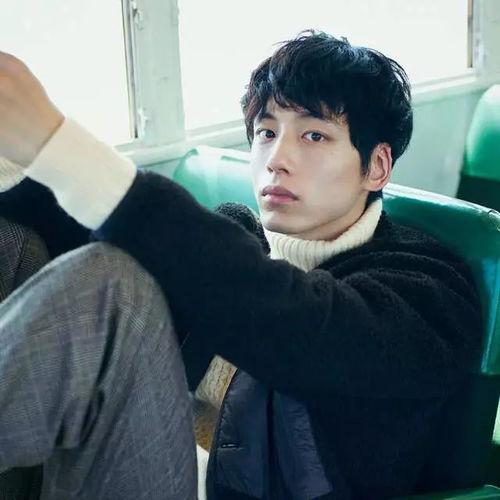 明星网红的头像男生,揭秘网红明星头像中的帅气男生风采